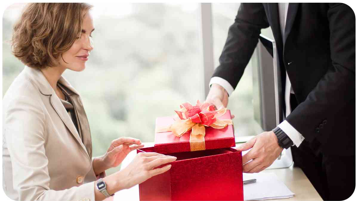 Top 10 Farewell Gifts for a Colleague